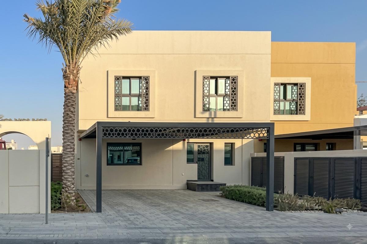 Villa entrance pergola over driveway