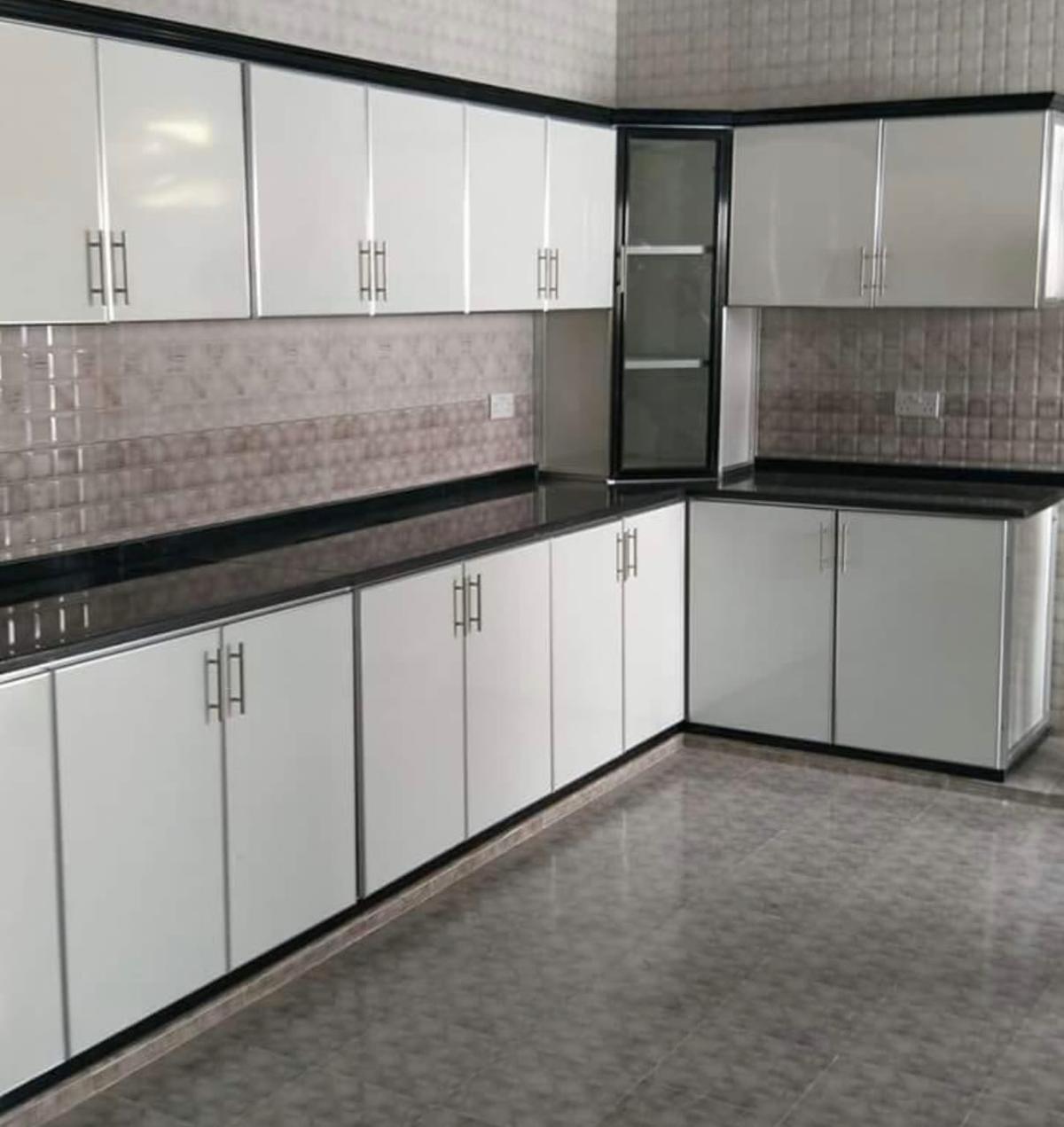 White gloss kitchen cabinets