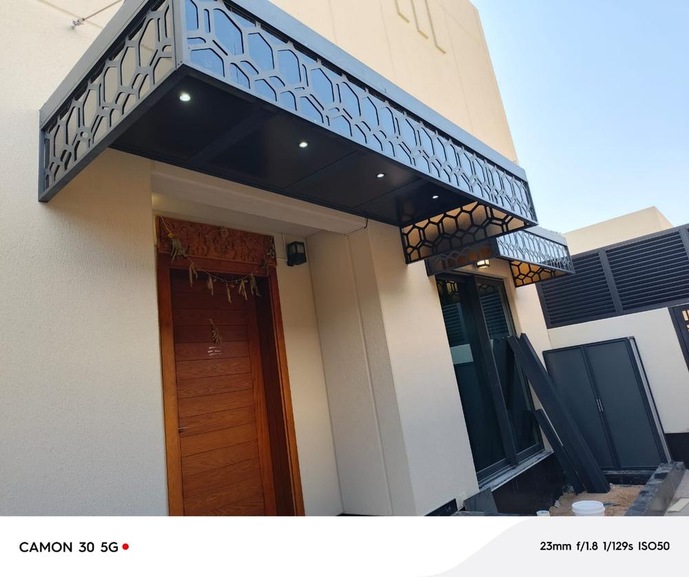 Entrance canopy with mesh screen